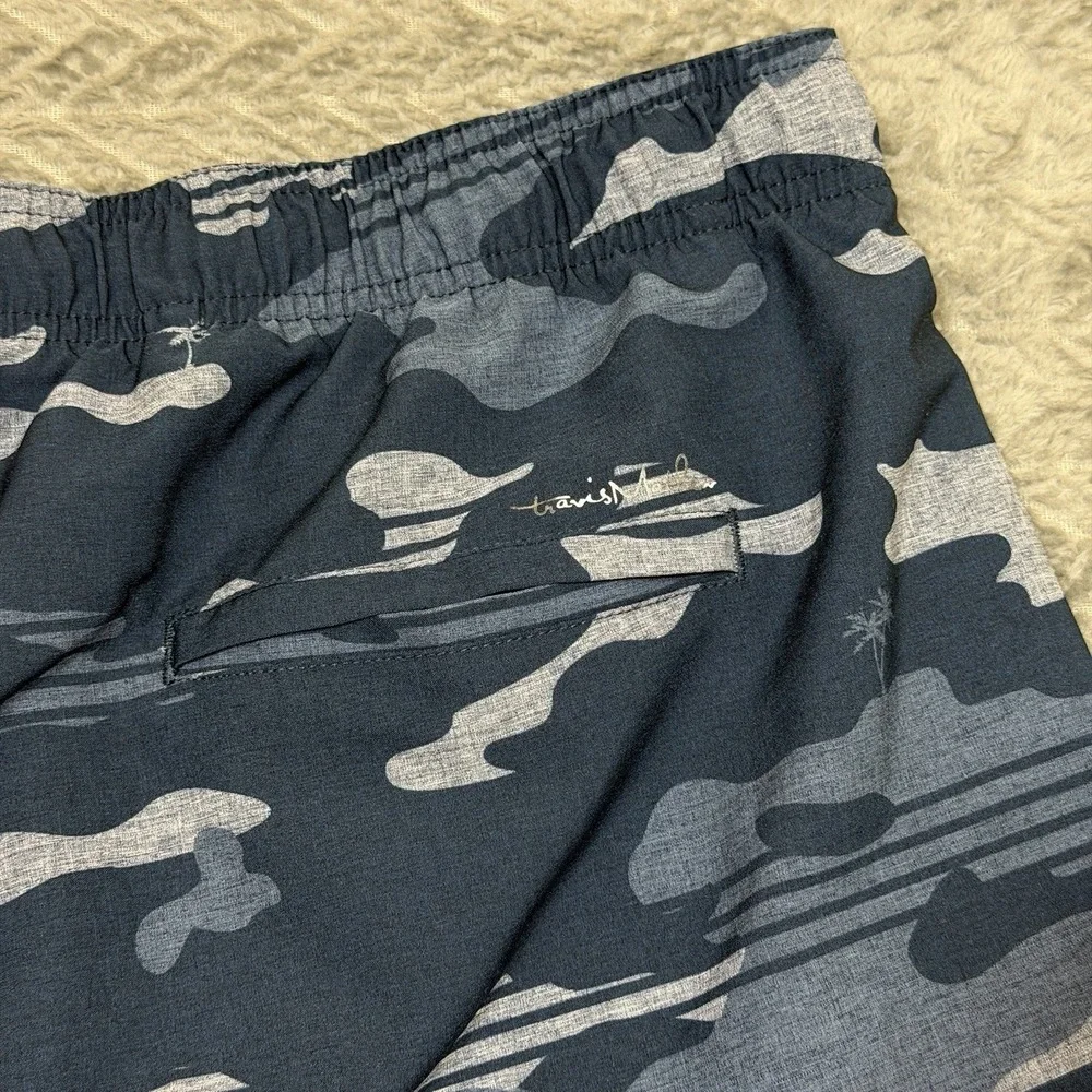 Travis Mathew Survivalist Casual Board Shorts Men XL Blue Camo Heater Series
